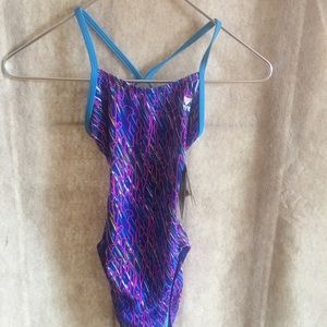 TYR NWT Electric Cutoutfit sz26 swim suit